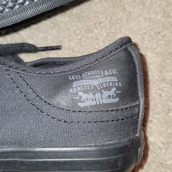 NWOT Levi's tennis shoes Size 7 - Picture 4 of 9